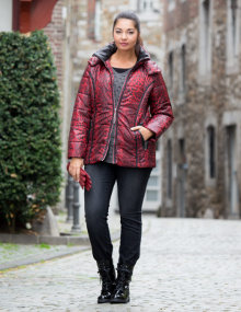 Aprico Quilted jacket with animal mix pattern Red / Black
